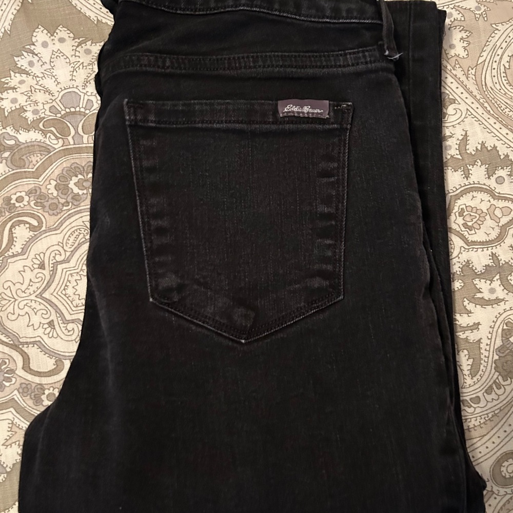 Eddie Bauer Women's Slightly Curvy Black Straight Leg Jeans Size 4 Excellent!